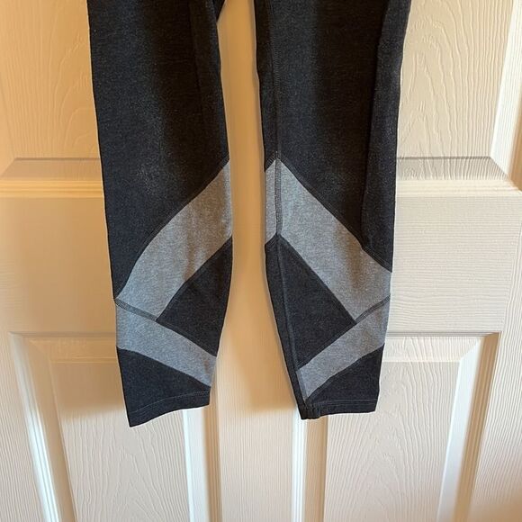 Old Navy Active Leggings - Picture 3 of 8